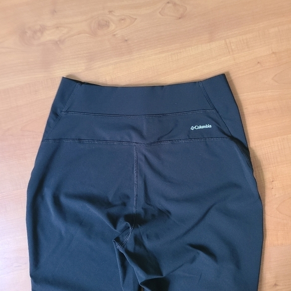 COLUMBIA Omni-Shield Cropped Hiking Pants - Picture 6 of 15